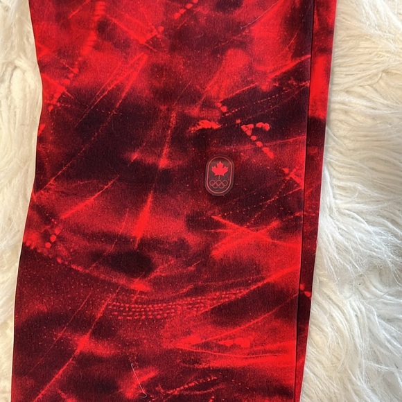 LULULEMON ~ Team Canada Metamorphic Glow Red Team Align 28” (SIZE 6) BRAND NEW - Picture 5 of 7